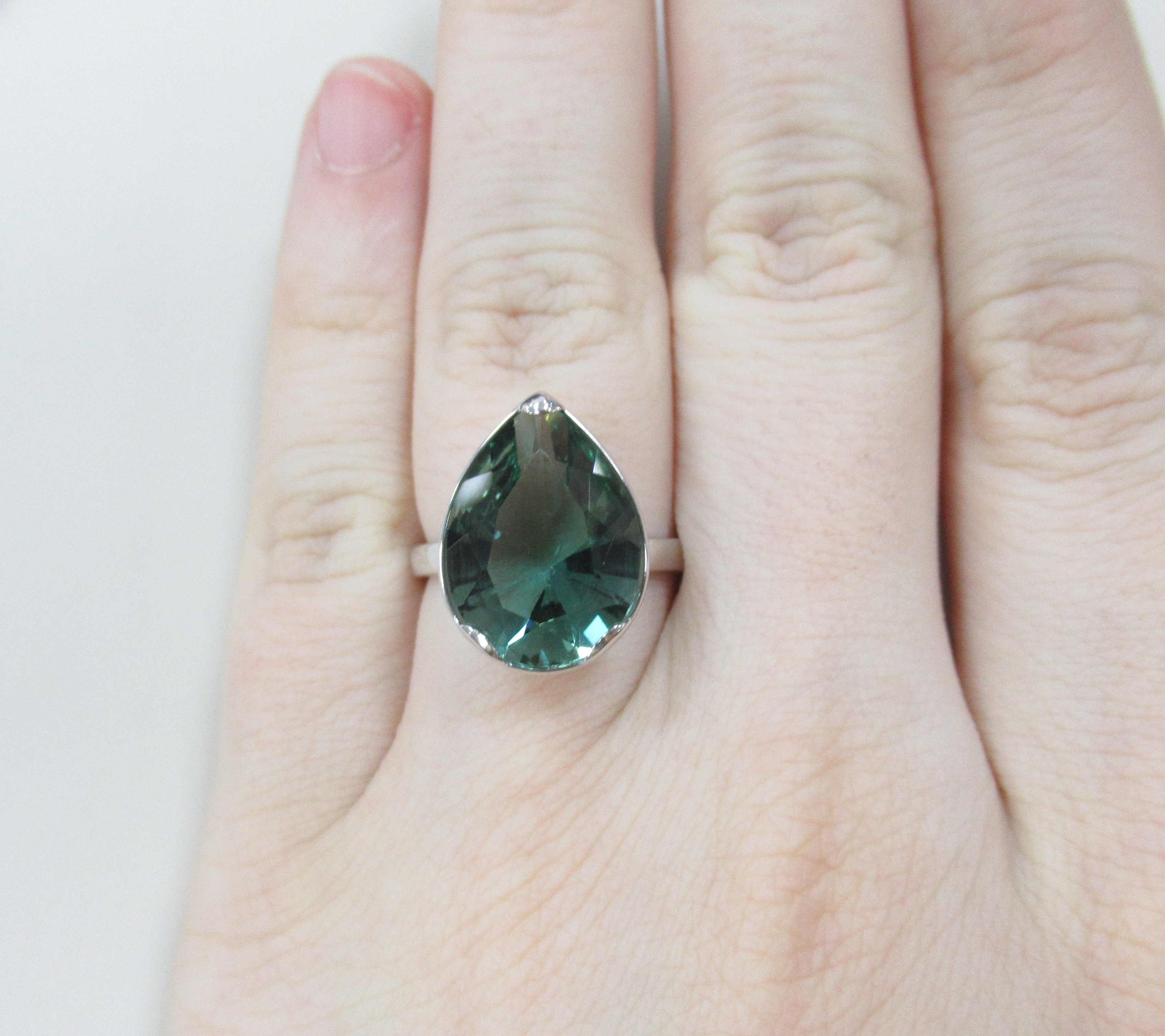 Серебряное кольцо с празиолитом